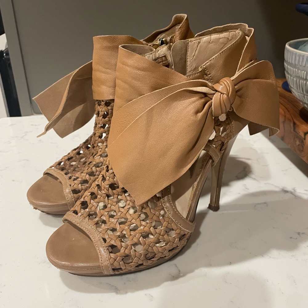 Boutique 9 tan leather heels booties size 8